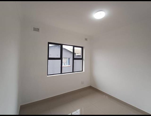 2 BEDROOM PROPERTY TO RENT IN OVERPORT